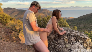 Экстремальный секс в горах: только мы, ветер и безумная страсть