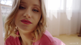 Lily Blossom в "Just A Kiss" – страстный хардкор с нежной нимфеткой