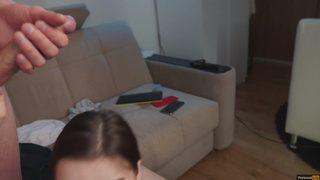 Искусный минетик с сочным окончанием – Оливия Мур в 4K