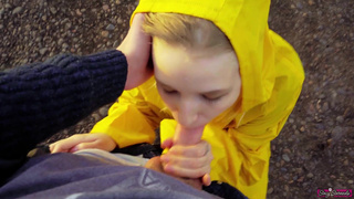 Встретил экс-девушку и трахнул ее в рот - откровенное уличное видео