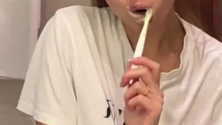 Кунилингус перерос в дикий минетик