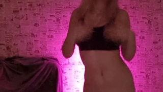 Сексуальный танец без белья – горячий стриптиз в 4K