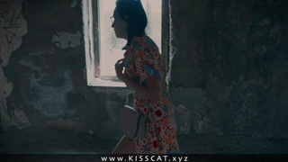 Заброшки и страсть: жесткий секс в забытых местах