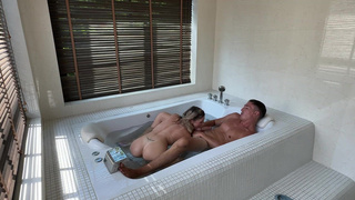 Горячая ванна с Hungry Kitty: страсть, которая взорвет твои чувства