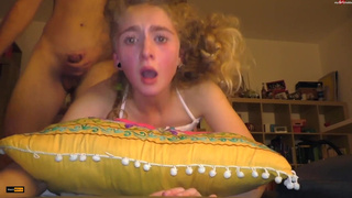 Страстный секс с развратной подругой: жесткое трахание и мощный оргазм