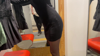 Excited babe sucked me all the cum in the Mall