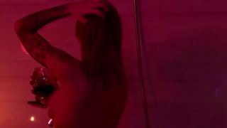 Запрещенный контент: сочные тела и дикие развлечения