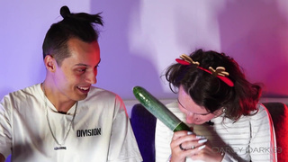 Играй и наслаждайся: откровенный стрип на PlayStation 4