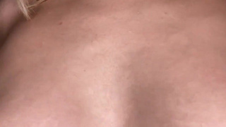 Домашний секс с 18-летней азиаткой – страсть без цензуры